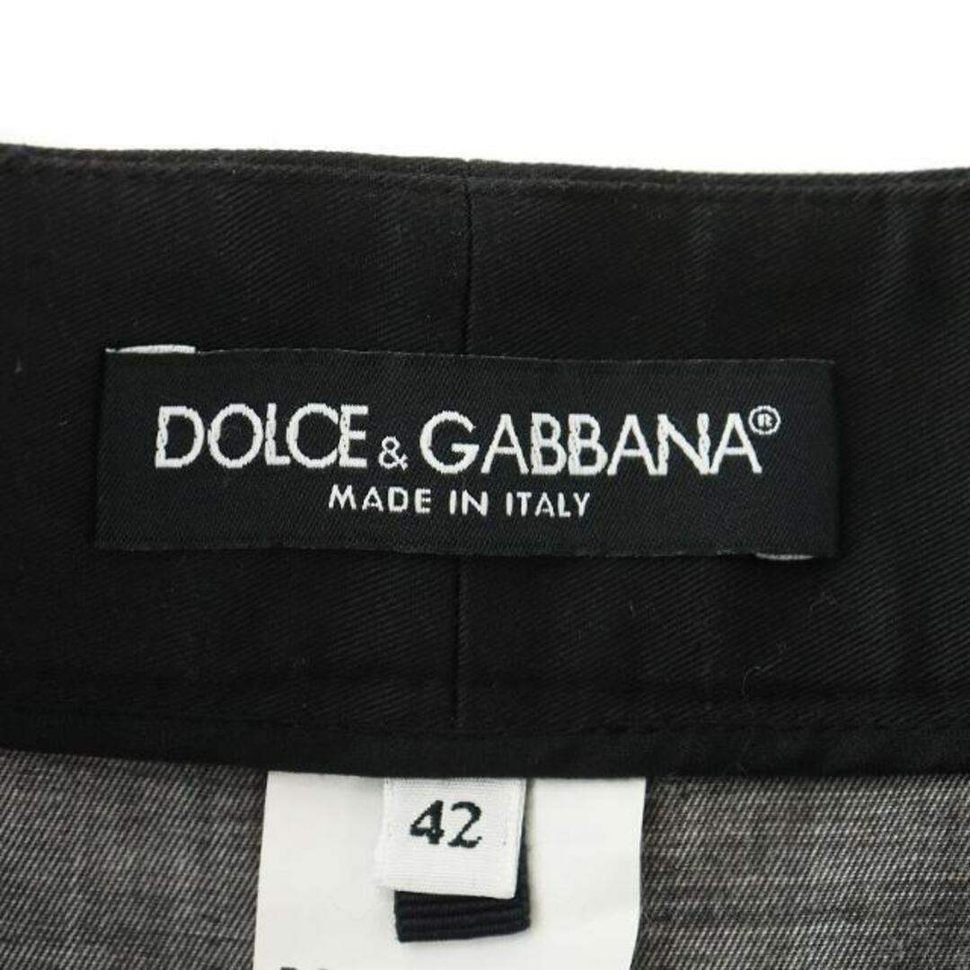 DOLCE&GABBANA(ドルチェアンドガッバーナ)のドルチェ&ガッバーナ ショートパンツ ジップアップ 鳥柄 42 XL 黒 レディースのパンツ(ショートパンツ)の商品写真