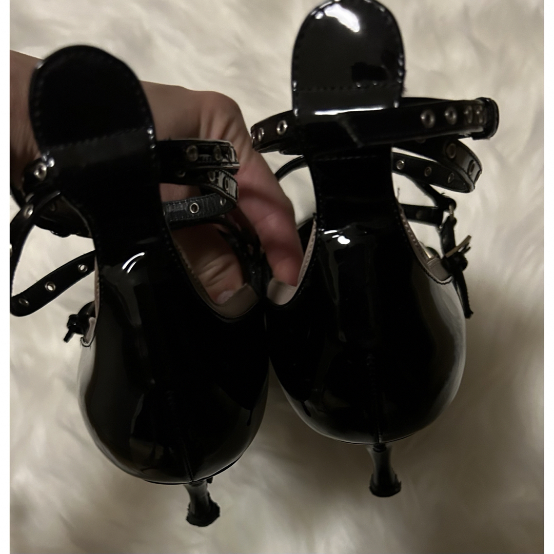 VALENTINO(ヴァレンティノ)のVALENTINO GARAVANI パンプス美品 レディースの靴/シューズ(ハイヒール/パンプス)の商品写真