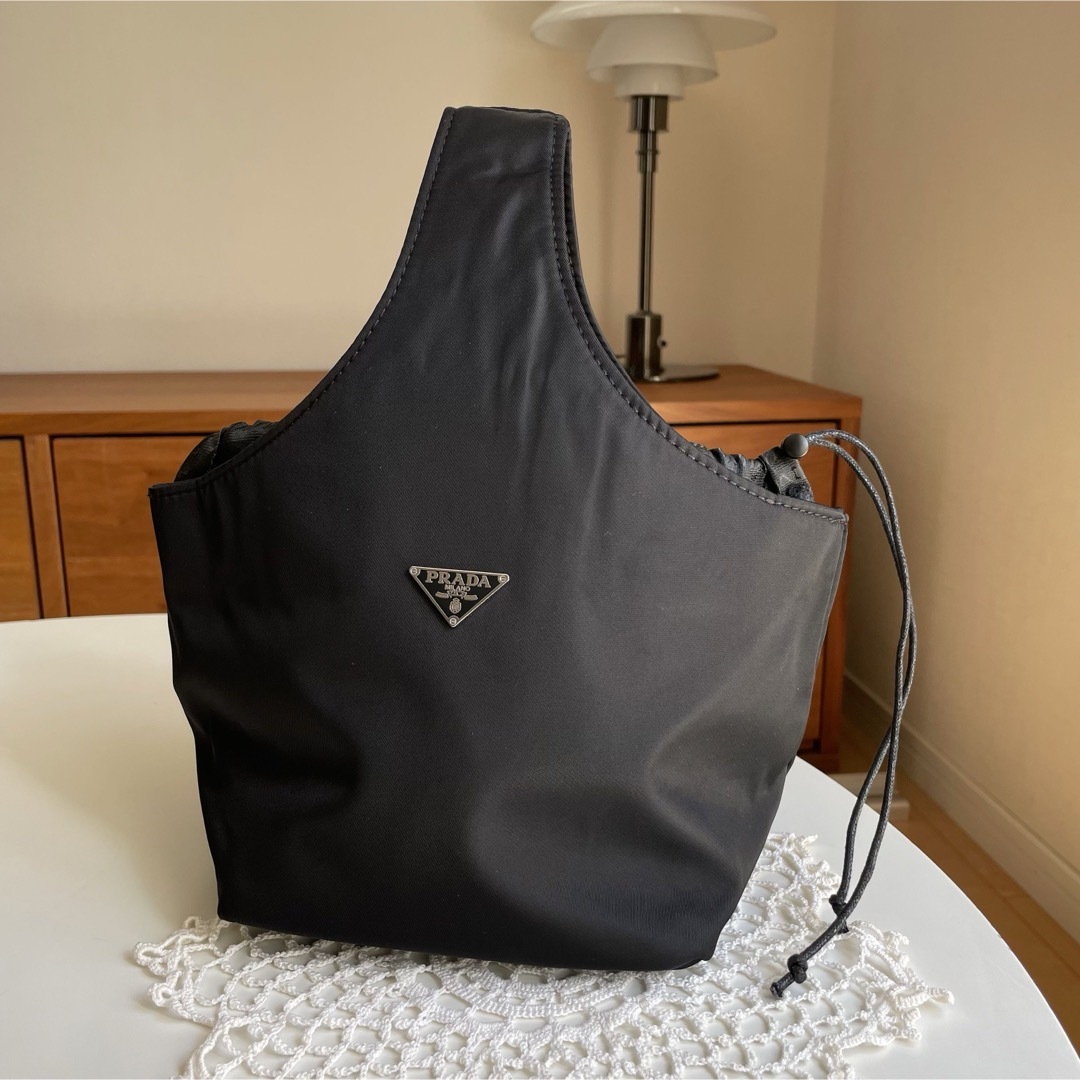 PRADA(プラダ)のPRADA ナイロン　ミニトート　(ブラック) レディースのバッグ(トートバッグ)の商品写真
