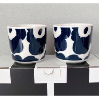 マリメッコ(marimekko)の【新品】限定カラーmarimekko UNIKKO ラテマグ　ネイビー(グラス/カップ)