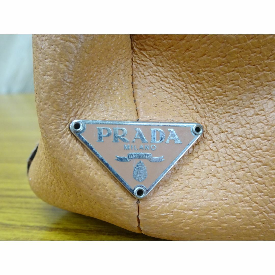 PRADA(プラダ)のＫ藤089/ PRADA レザー ハンドバッグ ペールオレンジ レディースのバッグ(ハンドバッグ)の商品写真