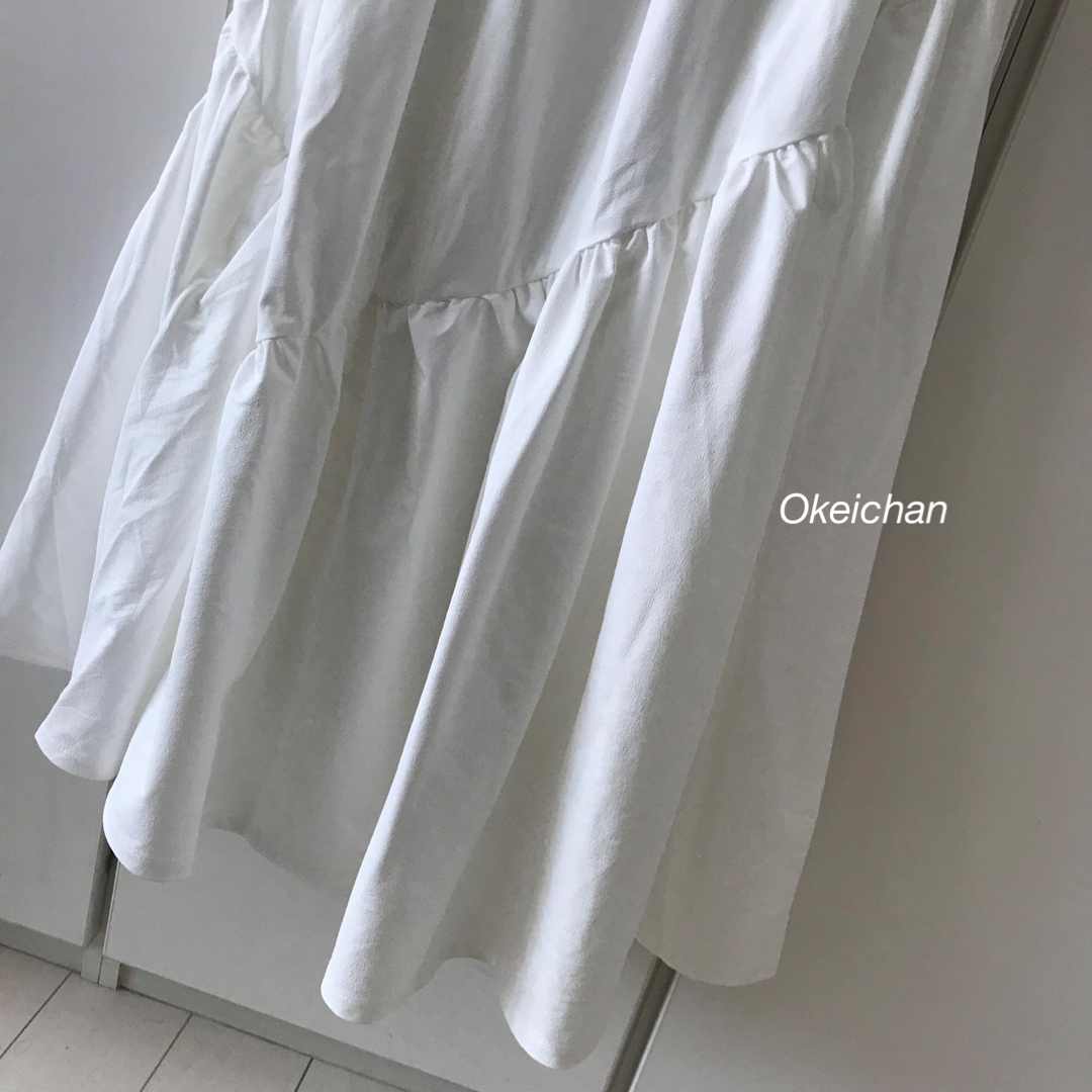 who's who Chico(フーズフーチコ)の2024SS新作☆裾ギャザーフレアスカート オフホワイト レディースのスカート(ロングスカート)の商品写真