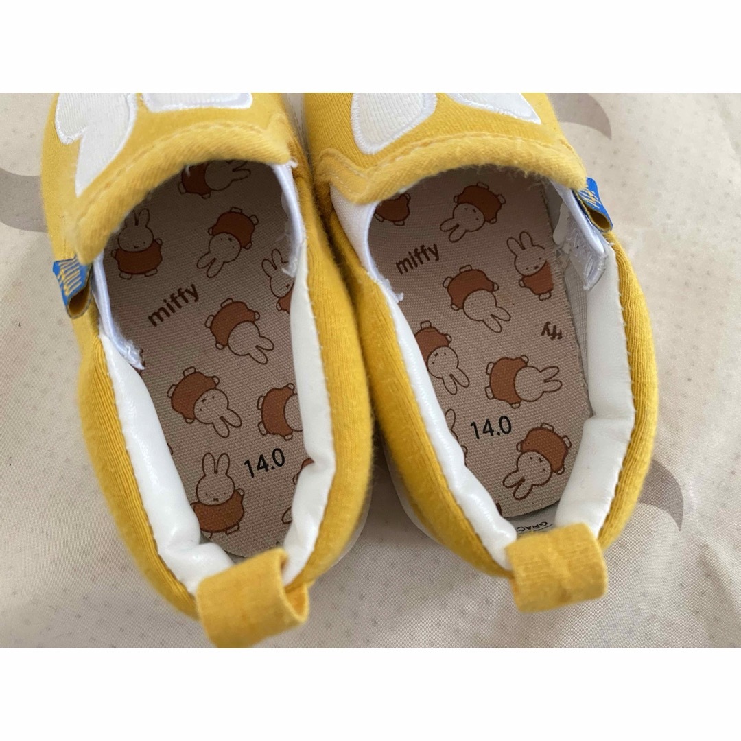 miffy(ミッフィー)の子供 ベビー 靴 スリッポンミッフィー miffy 黄色 14cm キッズ/ベビー/マタニティのベビー靴/シューズ(~14cm)(スニーカー)の商品写真