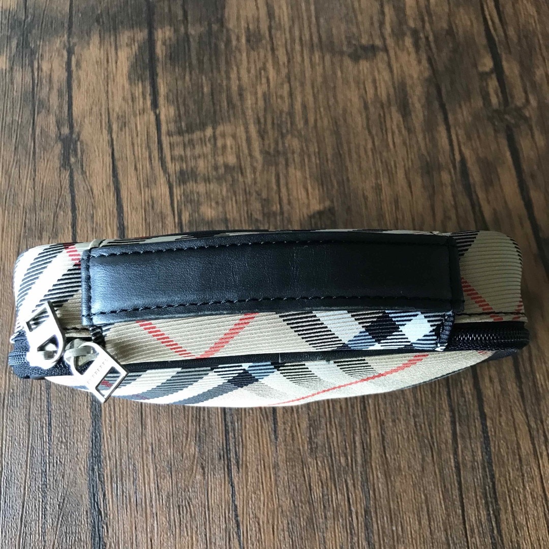 BURBERRY - バーバリー❣️化粧ポーチ ノバチェック ベージュ BURBERRY - バーバリー❣️化粧ポーチ ノバチェック ベージュ