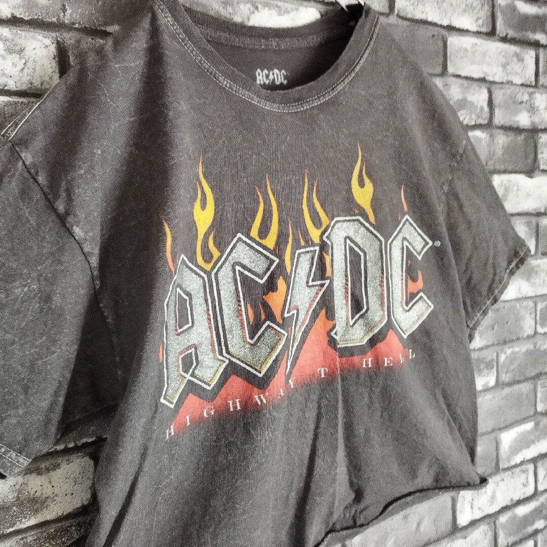 MUSIC TEE(ミュージックティー)のACDC鬼フェードロックバンドtシャツTシャツバンTバンtビッグロゴacdc半袖 メンズのトップス(Tシャツ/カットソー(半袖/袖なし))の商品写真