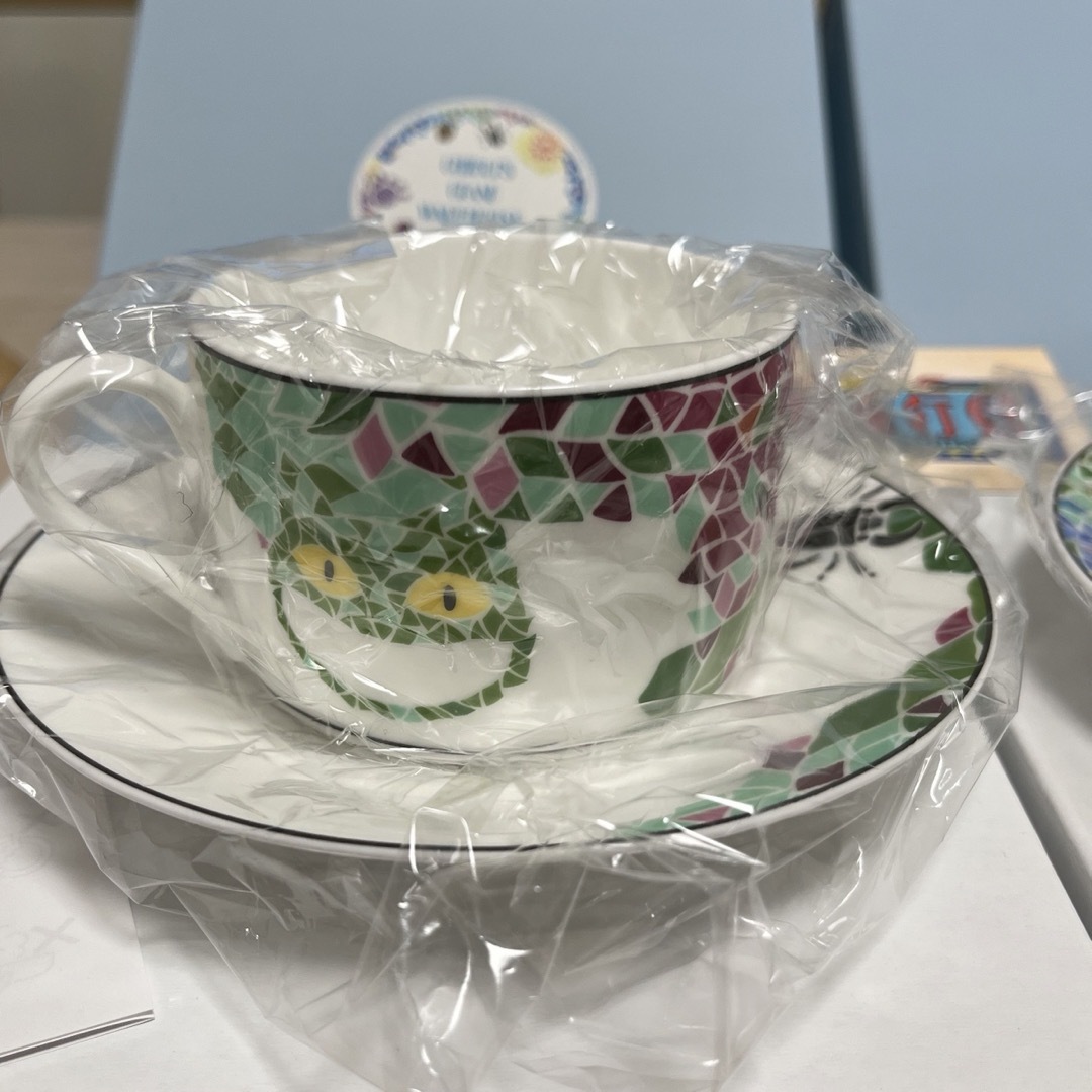 Noritake(ノリタケ)のジブリパーク限定　カップ＆ソーサー　ジブリの大倉庫中央階段　となりのトトロ インテリア/住まい/日用品のキッチン/食器(食器)の商品写真