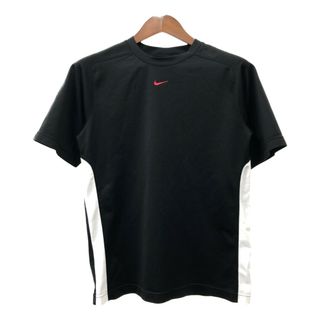 ナイキ(NIKE)のNIKE ナイキ センターロゴ 半袖Ｔシャツ スポーツ ブラック (メンズ S相当) 中古 古着 Q7253(Tシャツ/カットソー(半袖/袖なし))