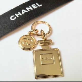 シャネル(CHANEL)のCHANEL ホリデー 限定チャームN° 5 ボトルデザイン(チャーム)