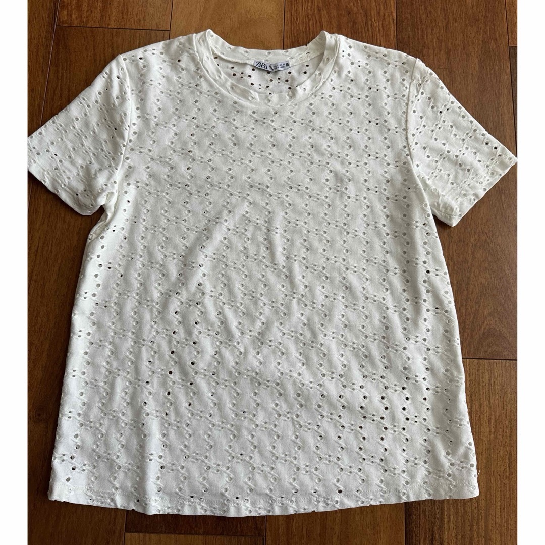 ZARA(ザラ)のZARA 半袖Tシャツ　ホワイト　新品 レディースのトップス(Tシャツ(半袖/袖なし))の商品写真