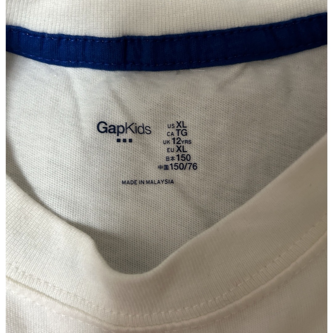 GAP Kids(ギャップキッズ)のGAP ボーイズTシャツ　150サイズ　ホッケー柄 キッズ/ベビー/マタニティのキッズ服男の子用(90cm~)(Tシャツ/カットソー)の商品写真