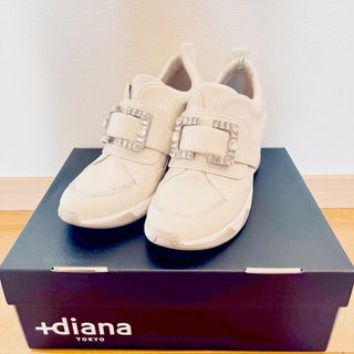 ダイアナ(DIANA)の6cm】クリスタルバックルヒールアップスニーカー アイボリー(スニーカー)