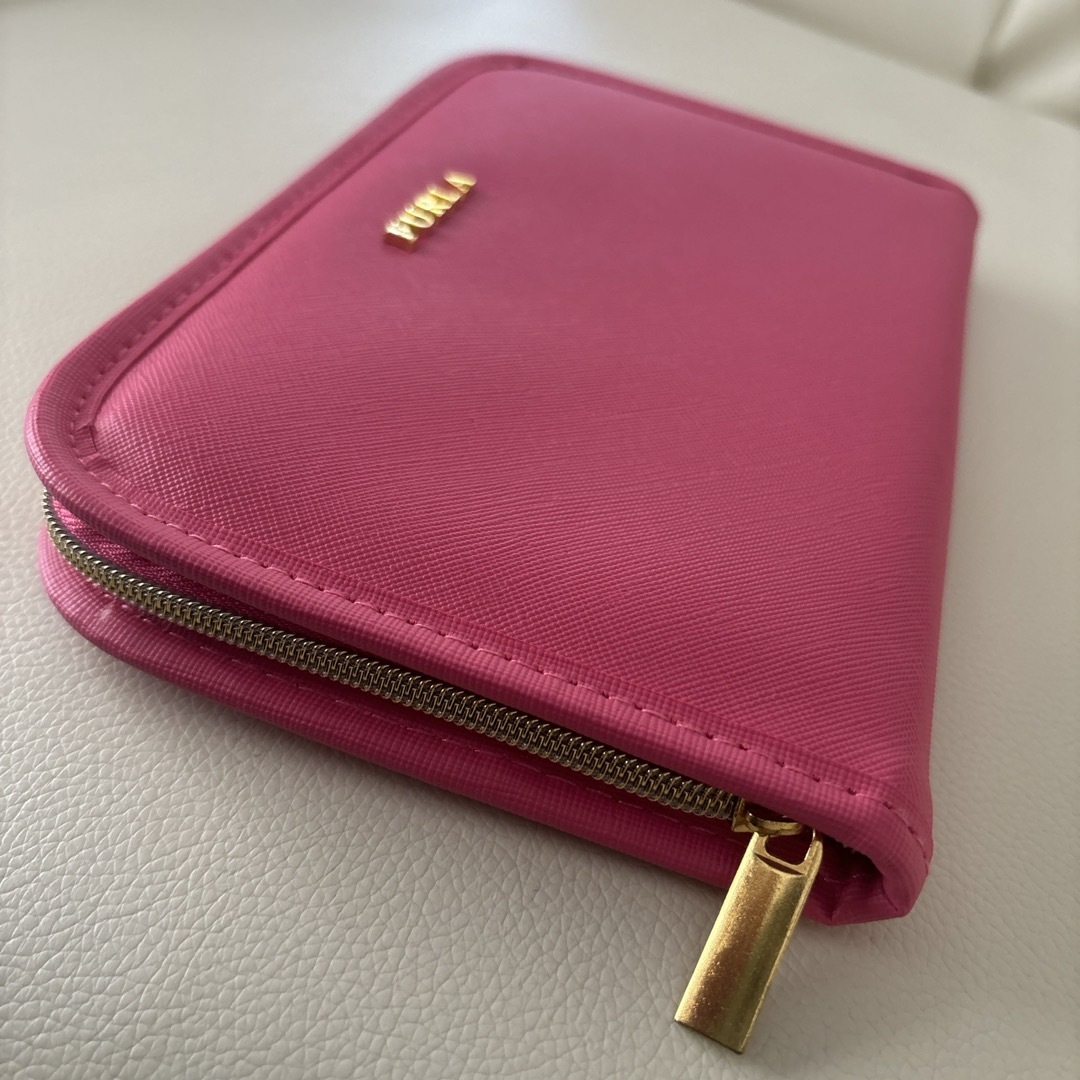 Furla(フルラ)のフルラ　長財布　パスポートケース レディースのファッション小物(財布)の商品写真