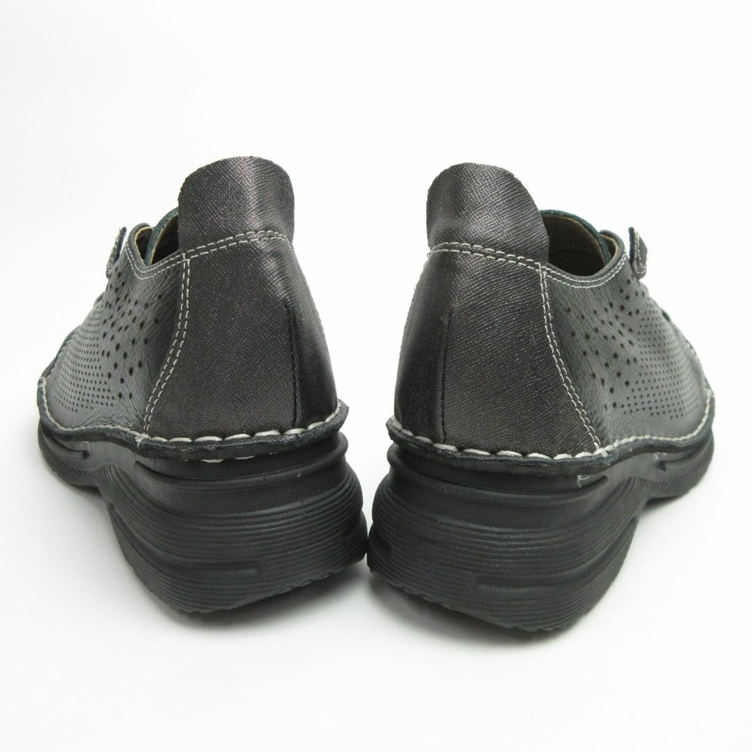 本革　ゴム紐パンチングシューズ　新品24.5CM レディースの靴/シューズ(ローファー/革靴)の商品写真