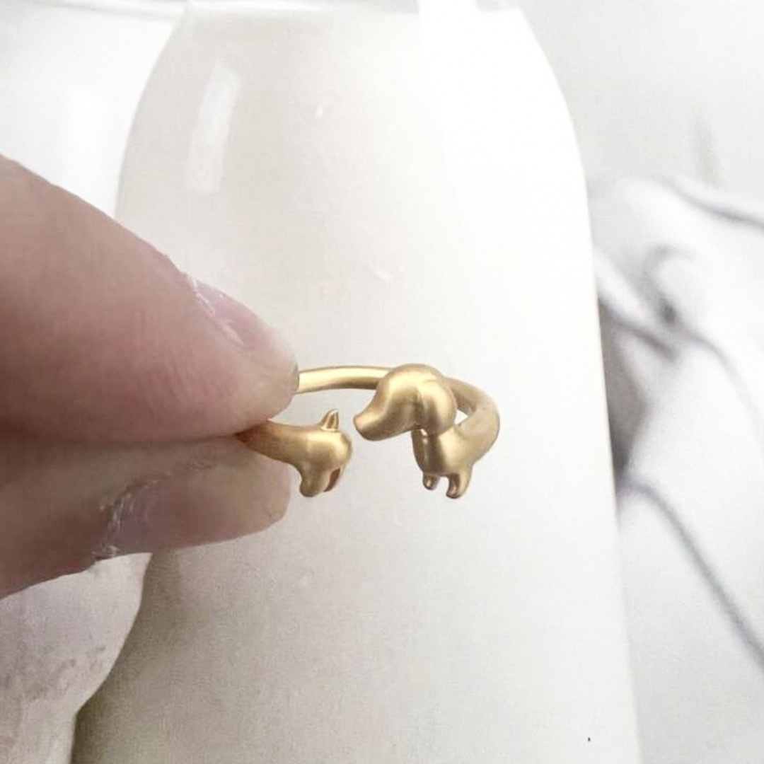 新品 リング 指輪 ダックス ダックスフンド 犬 ゴールド系 レディースのアクセサリー(リング(指輪))の商品写真
