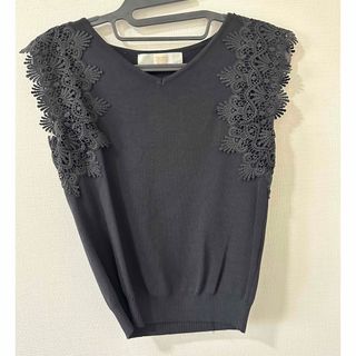 トッコクローゼット(TOCCO closet)の超美品　tocco トップス　ブラック(カットソー(半袖/袖なし))