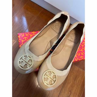 トリーバーチ(Tory Burch)のトリーバーチ　フラットシューズ　ぺたんこ　8.5 キャメルピンク(バレエシューズ)