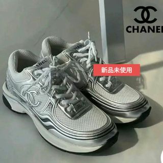 CHANEL - CHANEL　CC LOGO METALLIC TRAINER