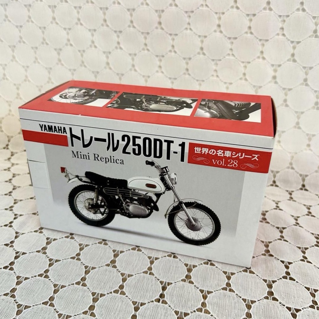 YAMAHA MOTOR POWERED PRODUCTS(ヤマハモーターパワープロダクツ)の【新品】YAMAHAトレール250DT-1 (世界の名車シリーズ) エンタメ/ホビーのおもちゃ/ぬいぐるみ(模型/プラモデル)の商品写真