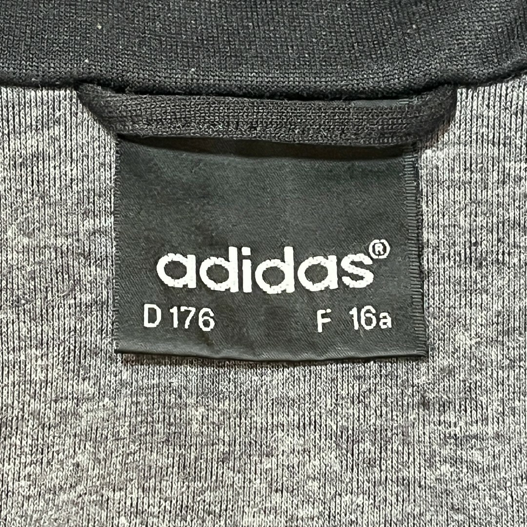 adidas(アディダス)のadidas アディダス トラックジャケット　大きめ　XL メンズのトップス(ジャージ)の商品写真