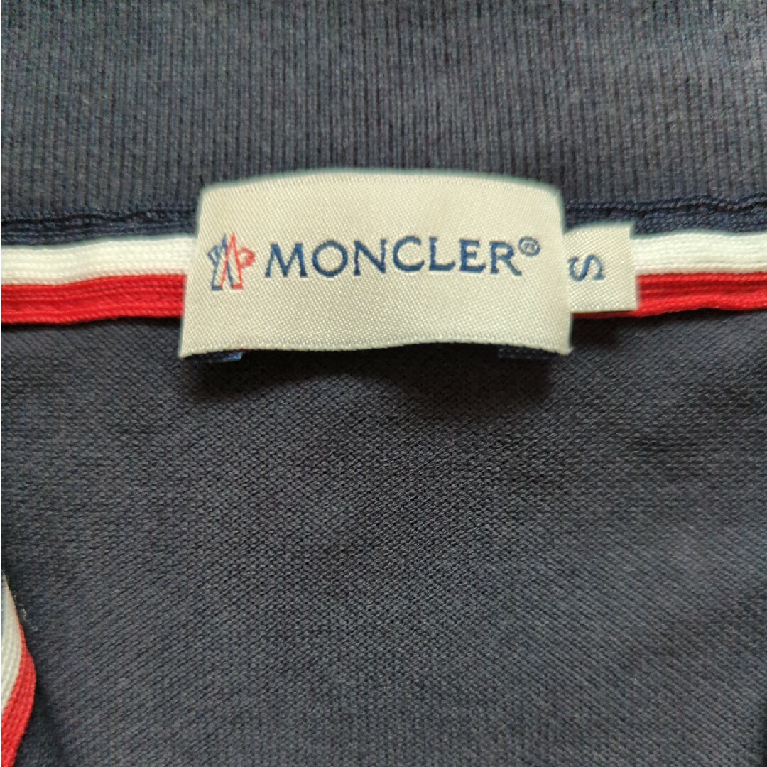 MONCLER(モンクレール)のモンクレール紺色ポロシャツ メンズのトップス(ポロシャツ)の商品写真