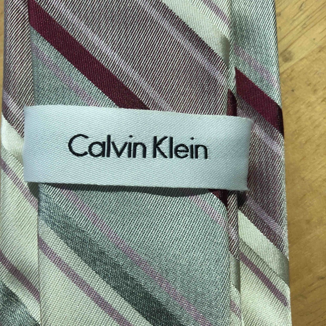 Calvin Klein(カルバンクライン)のカルバンクライン　CALVIN KLEIN ピンクストライプ　ネクタイ メンズのファッション小物(ネクタイ)の商品写真