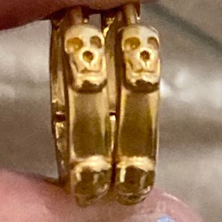 ローリーロドキン(Loree Rodkin)のローリーロドキンPETITE SKULL ピアス　yellow gold(ピアス)