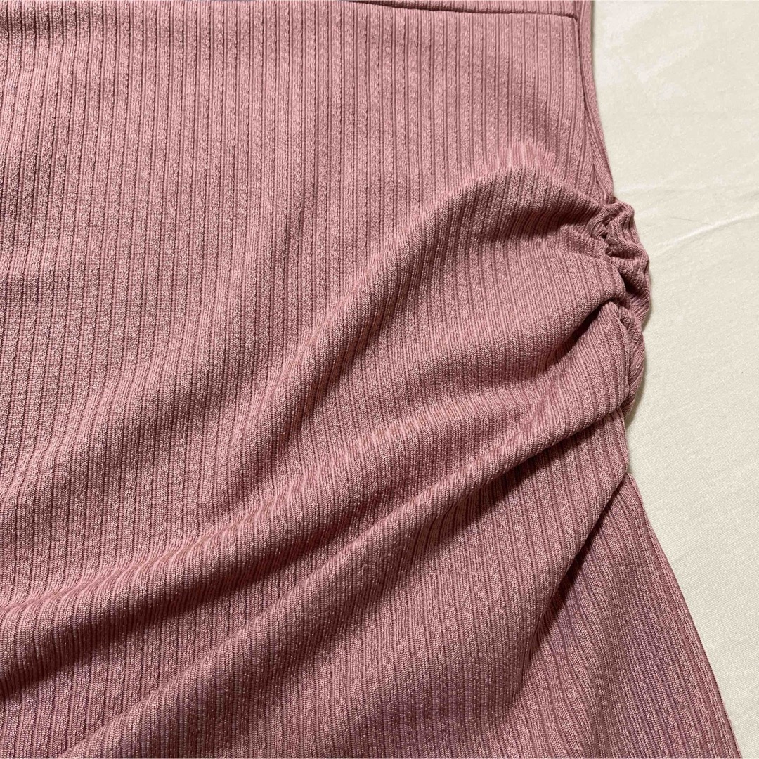 新品未使用　スクエアネック半袖ミニワンピ　サイドシャーリング　フレア　ピンク レディースのワンピース(ミニワンピース)の商品写真