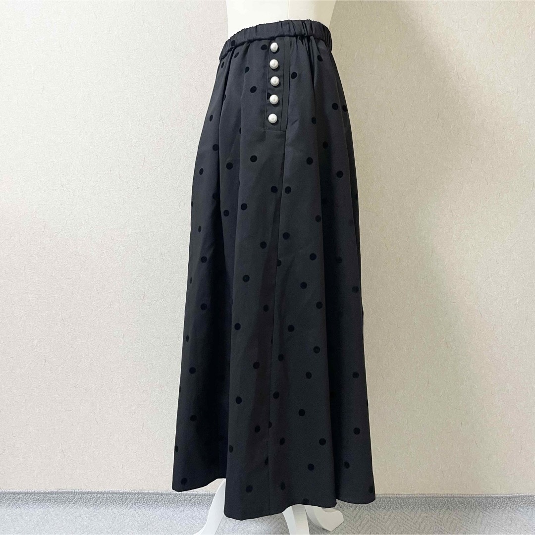 SCOT CLUB(スコットクラブ)のVin ヤマダヤ フロッキードットパールボタンスカート レディースのスカート(ロングスカート)の商品写真