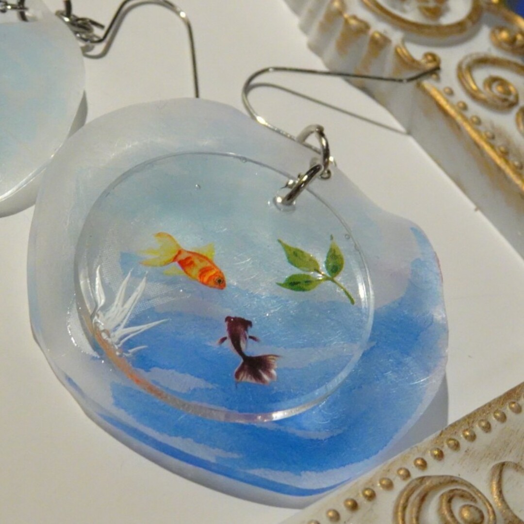 ハンドメイドピアス　夏の金魚　ヨーヨーっぽく ハンドメイドのアクセサリー(ピアス)の商品写真