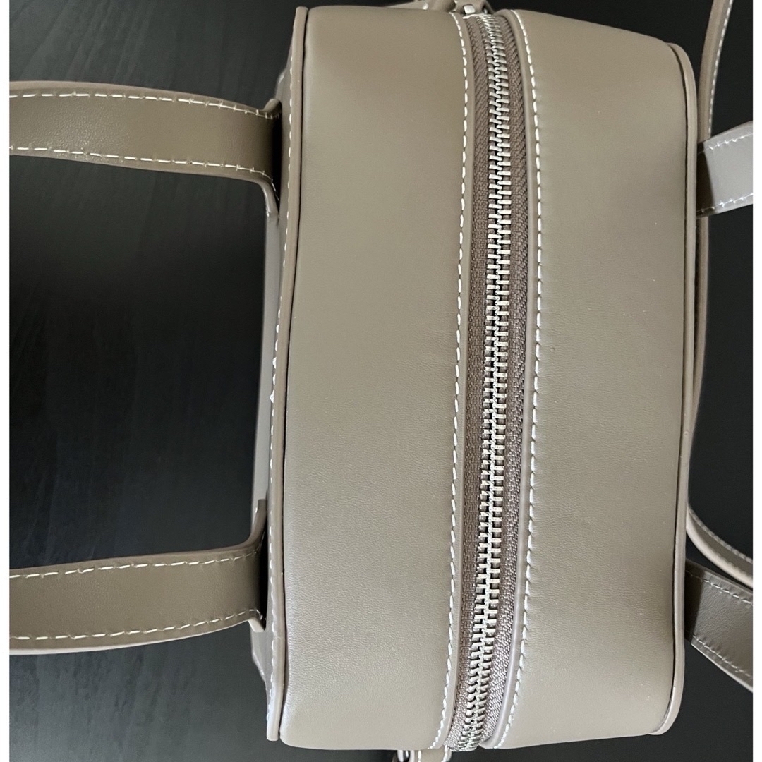 新品　OHGA  ミニボストンバッグ　エトープ レディースのバッグ(ショルダーバッグ)の商品写真