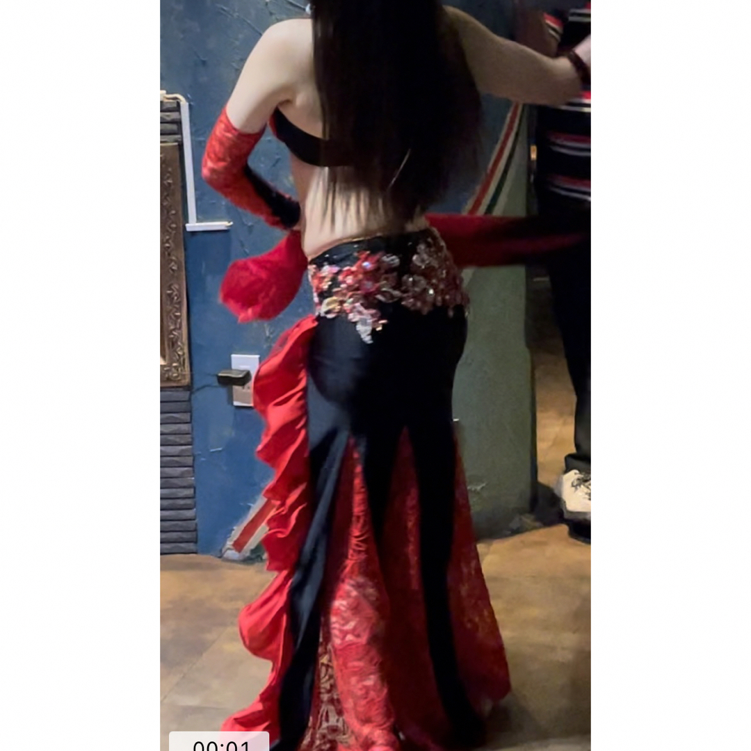 ベリーダンス　衣装　レッスン着　黒　赤 エンタメ/ホビーのコスプレ(衣装一式)の商品写真