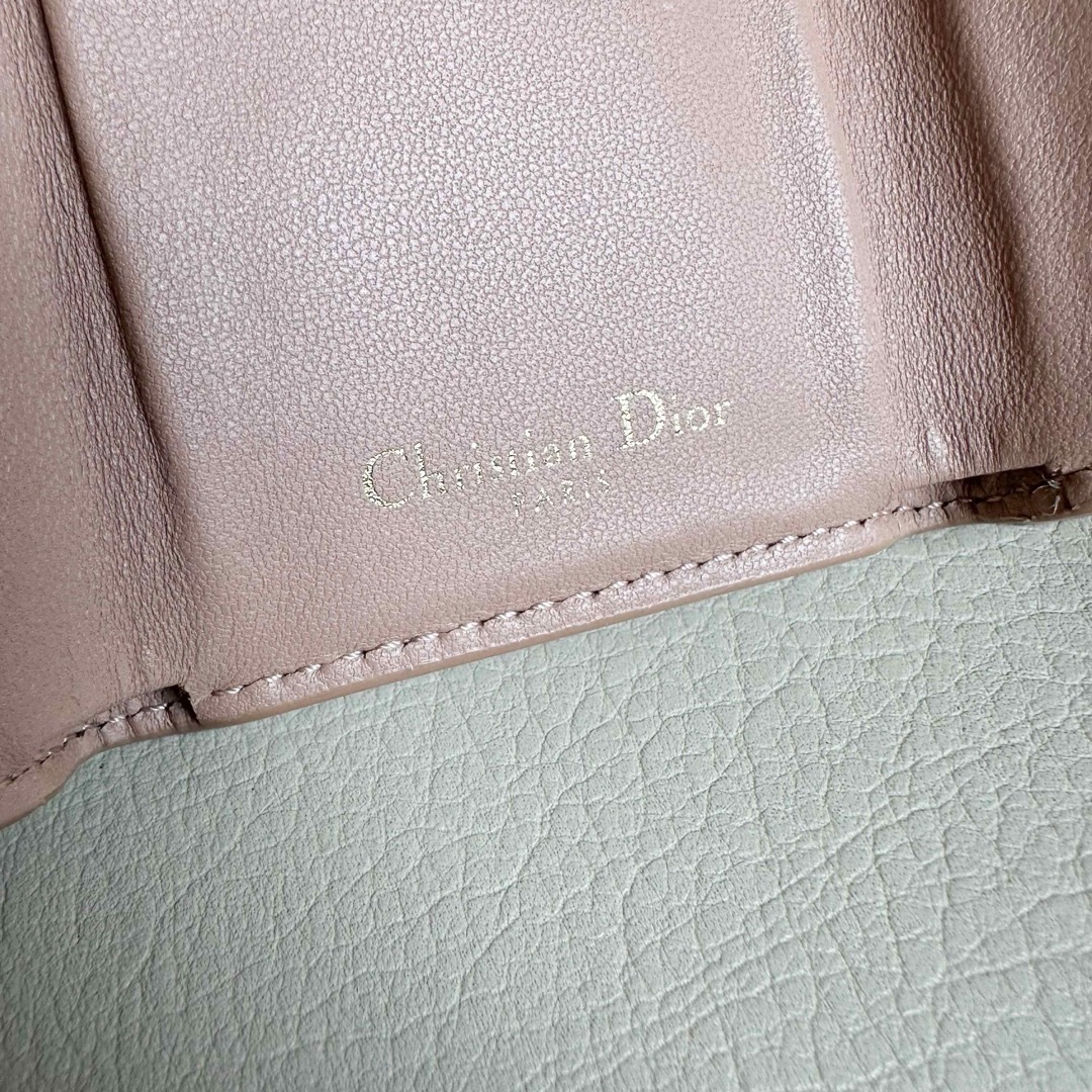 Christian Dior(クリスチャンディオール)の【CHRISTIAN DIOR】 30モンテーニュ　ラベンダー　3つ折り財布 レディースのファッション小物(財布)の商品写真