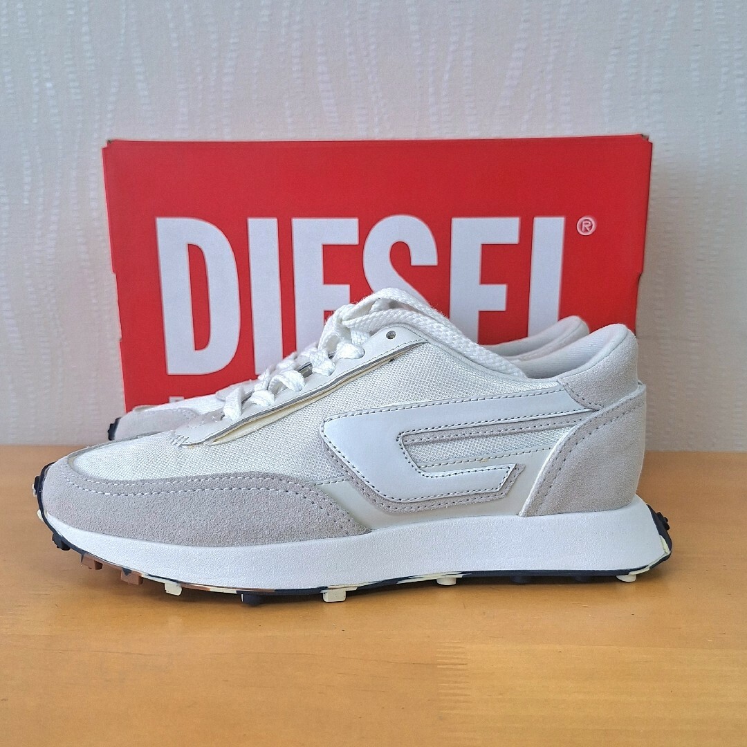 DIESEL(ディーゼル)の【新品】DIESEL ディーゼル レディーススニーカー スエードメッシュホワイト レディースの靴/シューズ(スニーカー)の商品写真