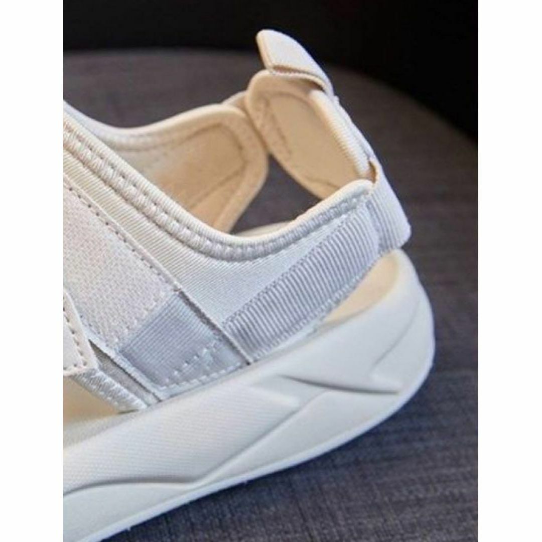 運動靴　レディース　スニーカー　24 ウォーキング　シューズ　軽量　白 レディースの靴/シューズ(サンダル)の商品写真