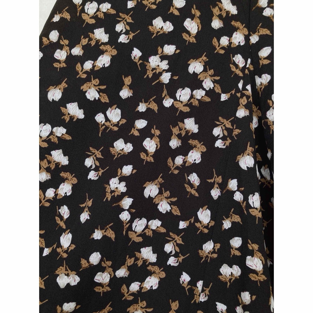 GRL(グレイル)のAライン ふんわり フレア 小花柄 裏地付き シック ロングスカート M GRL レディースのスカート(ロングスカート)の商品写真