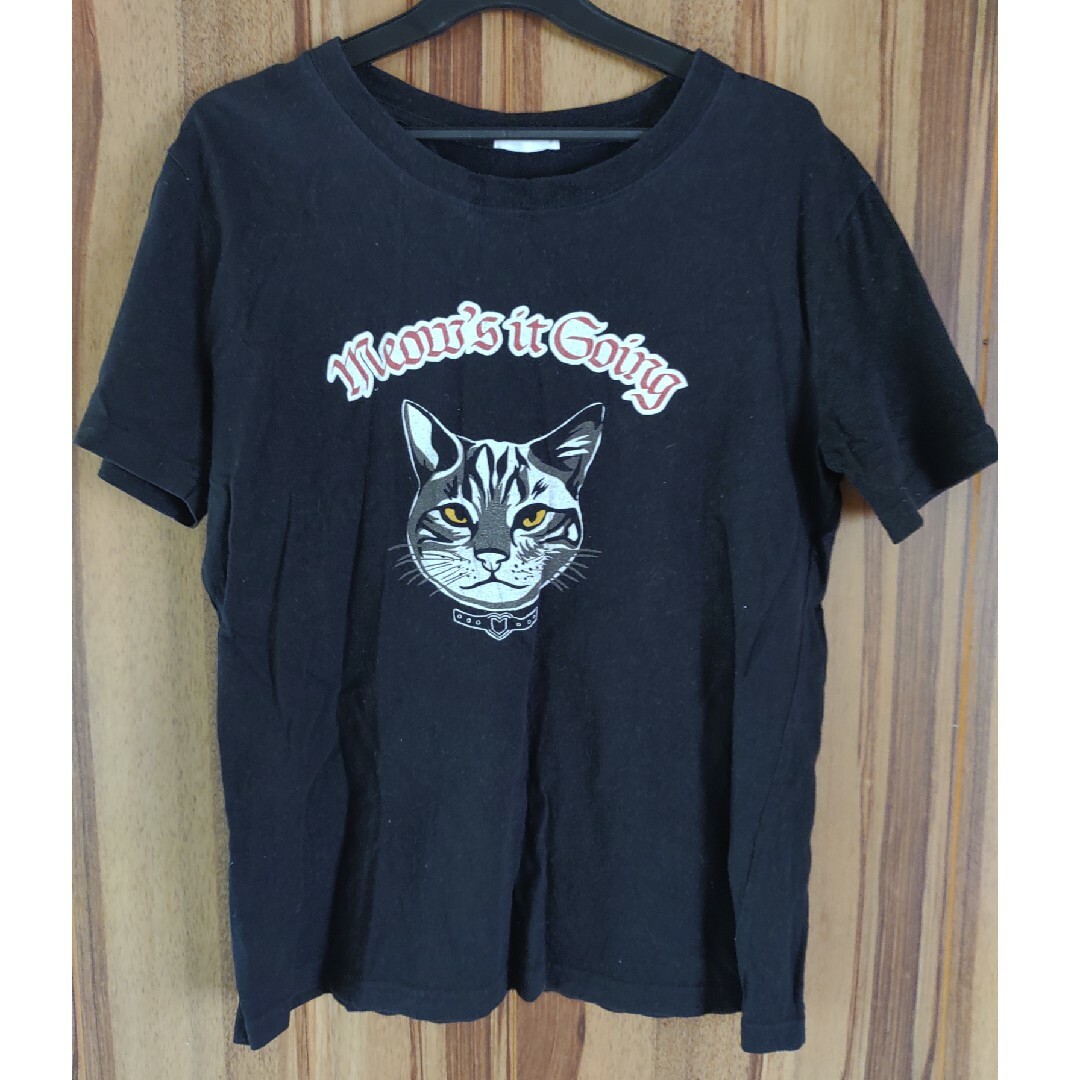 猫　黒　tシャツ　Mサイズ レディースのトップス(Tシャツ(半袖/袖なし))の商品写真