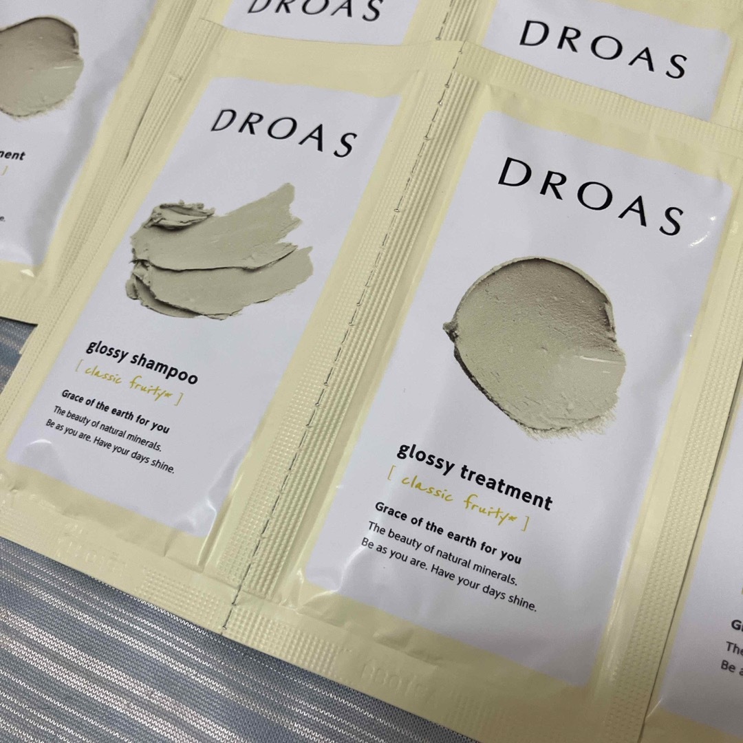DROAS グロッシーシャンプー&トリートメント 2連サシェ コスメ/美容のヘアケア/スタイリング(シャンプー)の商品写真