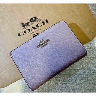 コーチ(COACH)のCOACH  二つ折り　がま口　財布　ラベンダー　レザー　未使用品(財布)