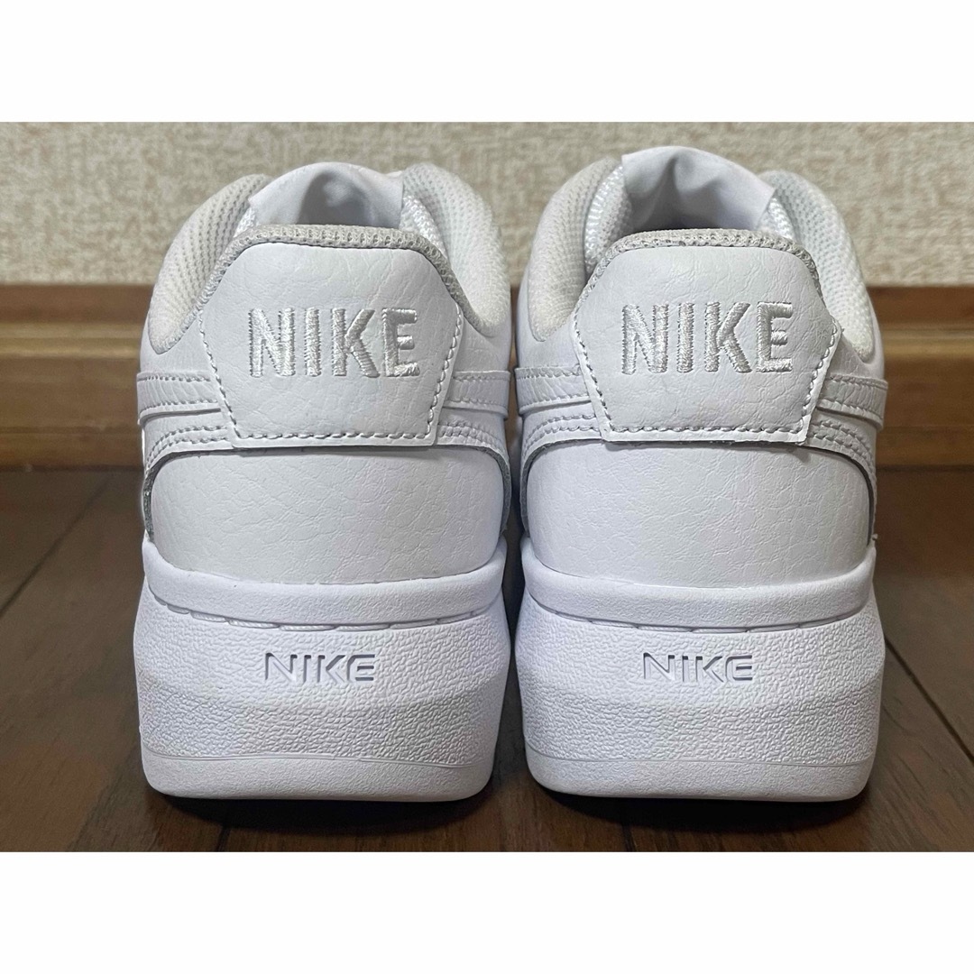 NIKE(ナイキ)のNIKE COURT VISION ALTA LTR 25.0cm レディースの靴/シューズ(スニーカー)の商品写真