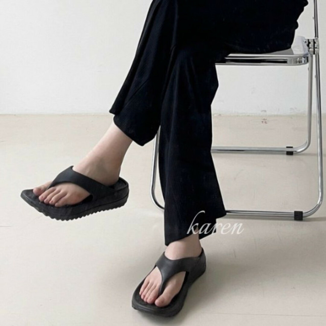 リカバリー トングサンダル 黒 22.5~23cm 35/36 フラット 最安値 レディースの靴/シューズ(サンダル)の商品写真