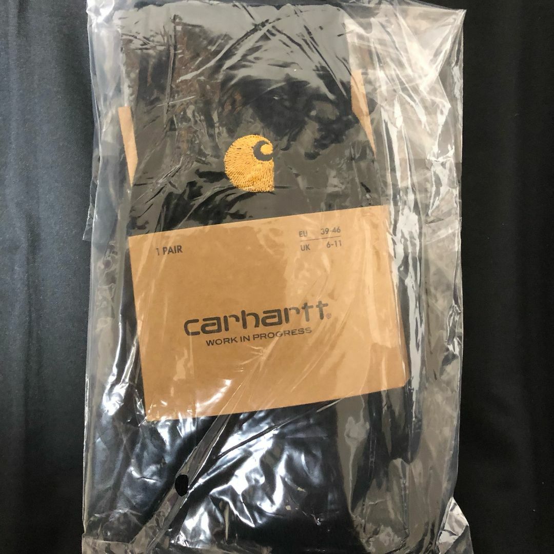 carhartt(カーハート)のcarhartt カーハート　ソックス 靴下　新品未使用品2足セット　グレー　黒 メンズのレッグウェア(ソックス)の商品写真