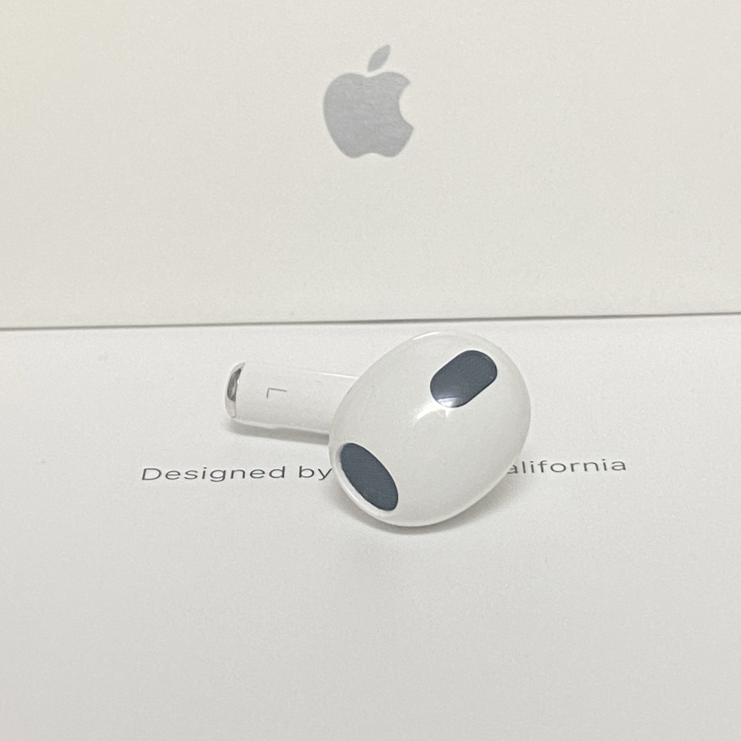 Apple(アップル)の［正規品］AirPods 3 第三世代  L  アイポーズ　左耳 スマホ/家電/カメラのオーディオ機器(ヘッドフォン/イヤフォン)の商品写真