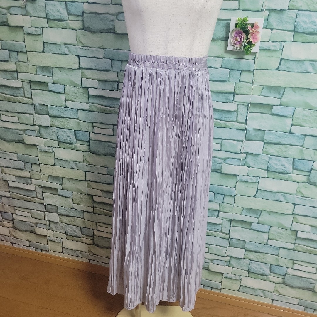 しまむら(シマムラ)のReina Hoshi しまむら 新品未使用 ロングスカート サテン調 M レディースのスカート(ロングスカート)の商品写真