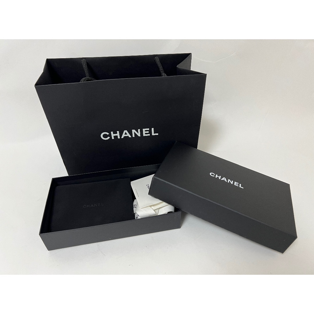 CHANEL(シャネル)のCHANEL シャネル スター ミニ マトラッセ チェーンショルダーバッグ ウエストバッグ レザー ラインストーン シルバー ギフト 超美品 レディースのバッグ(ショルダーバッグ)の商品写真