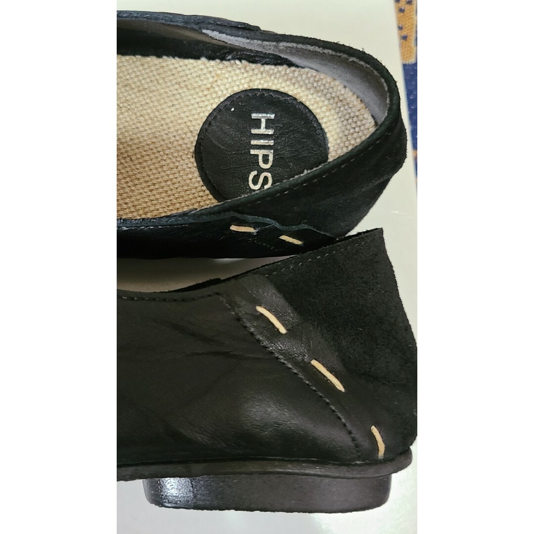 hips(ヒップス)の【HIPS・ヒップス】ソフトレザー Vカット切り替えステッチ フラットシューズ レディースの靴/シューズ(ローファー/革靴)の商品写真