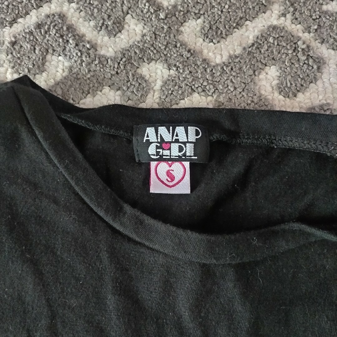ANAP GiRL(アナップガール)のANAPGIRLアナップガール肩穴あきブラックラメショートＴシャツ キッズ/ベビー/マタニティのキッズ服女の子用(90cm~)(Tシャツ/カットソー)の商品写真