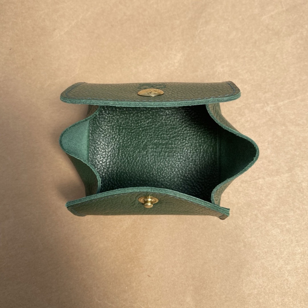 IL BISONTE(イルビゾンテ)のコインケース　小銭入れ　小物入れ　ヴィルデ　グリーン　緑色 レディースのファッション小物(コインケース)の商品写真
