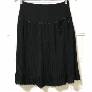 w64cm黒 レースプリーツスカート(ひざ丈スカート)