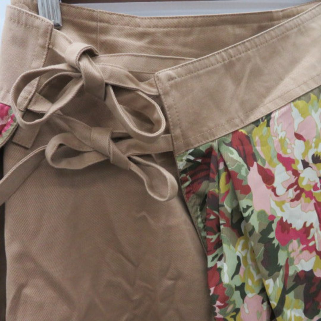 Ray BEAMS(レイビームス)のレイビームス ボックスプリーツスカート ひざ丈 リボン 花柄 0 XS ベージュ レディースのスカート(ひざ丈スカート)の商品写真
