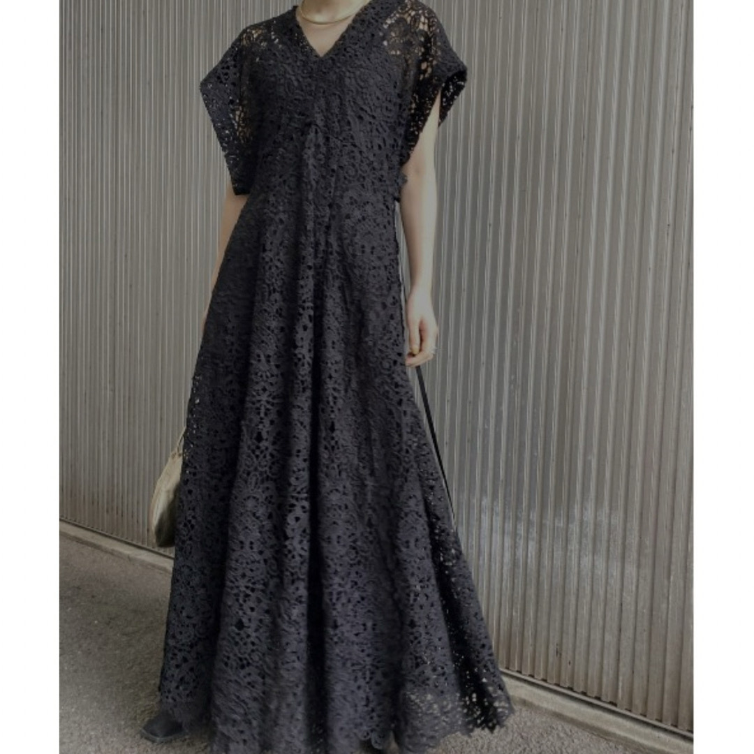 Ameri VINTAGE(アメリヴィンテージ)のAmeri vintage MEDI 2WAY FLARE LACE DRESS レディースのワンピース(ロングワンピース/マキシワンピース)の商品写真